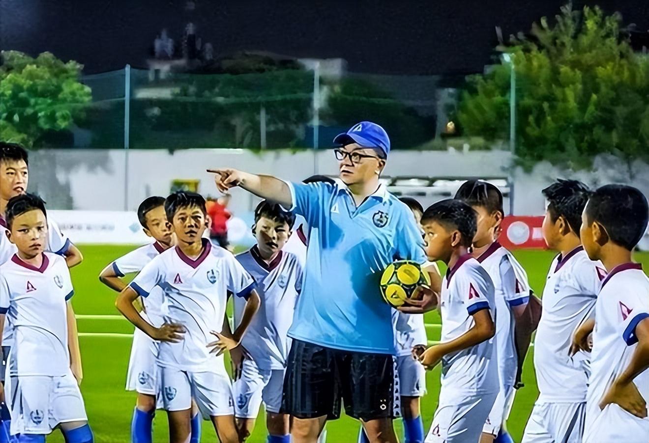 刘建宏:西班牙夺冠概率排在第二档,进攻两个翅膀断掉了很麻烦