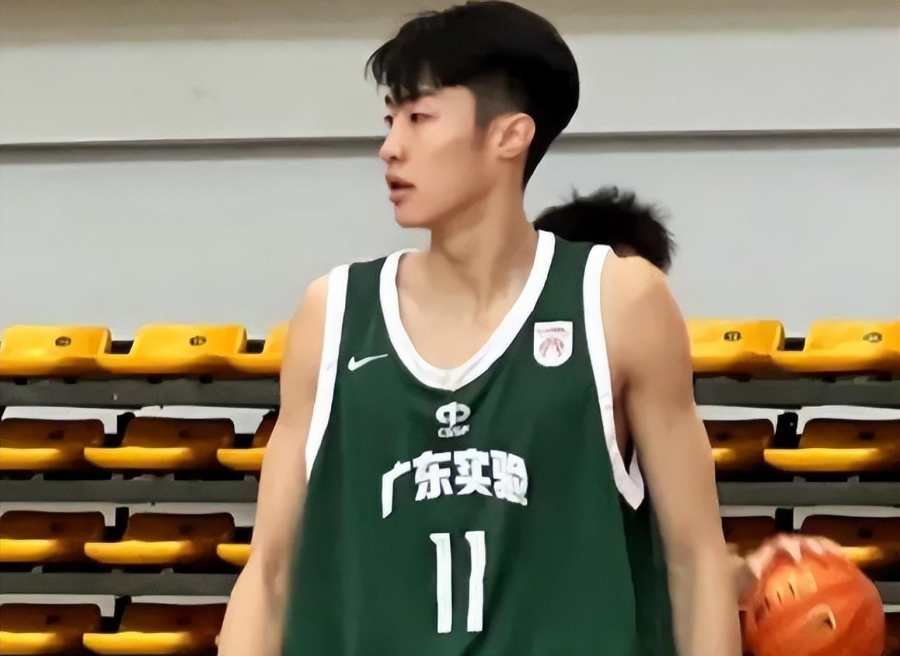 申思殴打小球员后续:施暴者安然无恙维权者被孤立,岂有此理